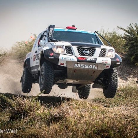 Brent Lindeque Red-Lined Nissan Navara team