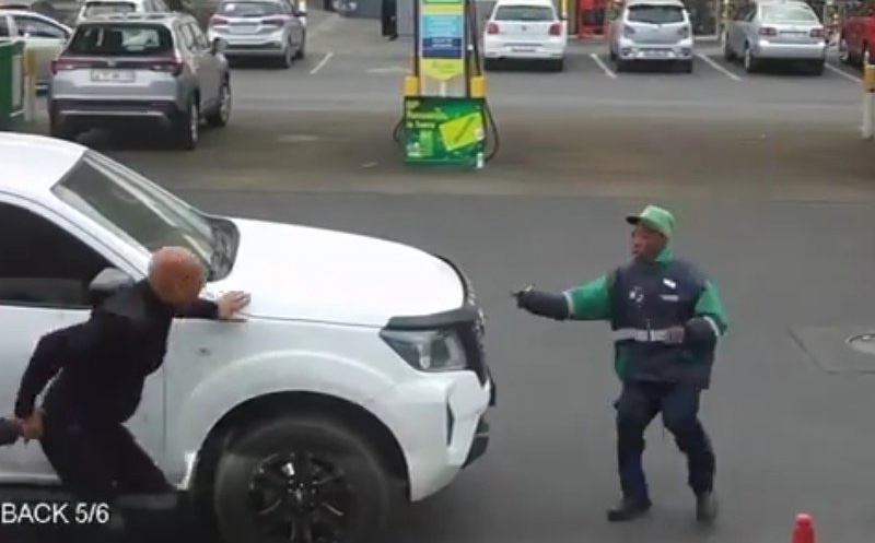 Brave Petrol Attendant Saves Man From Attempted Abduction